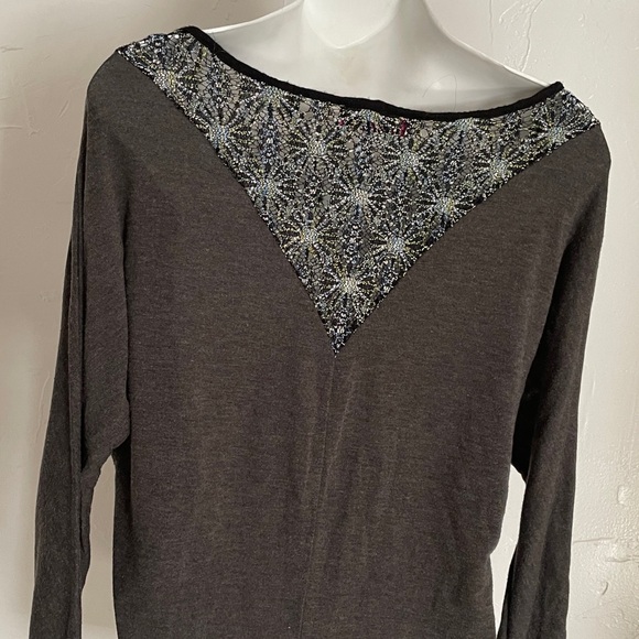 ANNABELLE U.S.A. Comfy SLOUCHY Grey Stretch TOP With LACE Inset at Back Size M - Picture 9 of 10